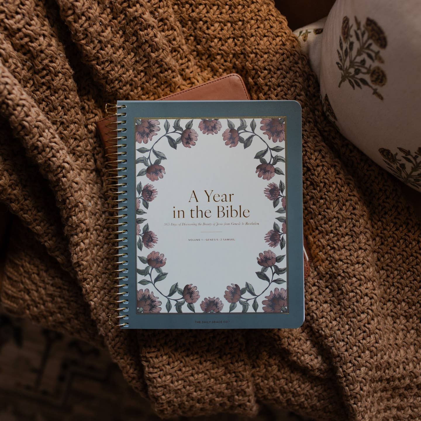 A Year in the Bible | 365 Days of Discovering the Beauty of Jesus from Genesis To Revelation |
